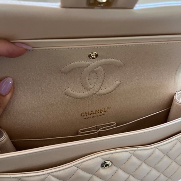 Chanel Classic Double Flap Iridescent Beige - Picture 4 of 5